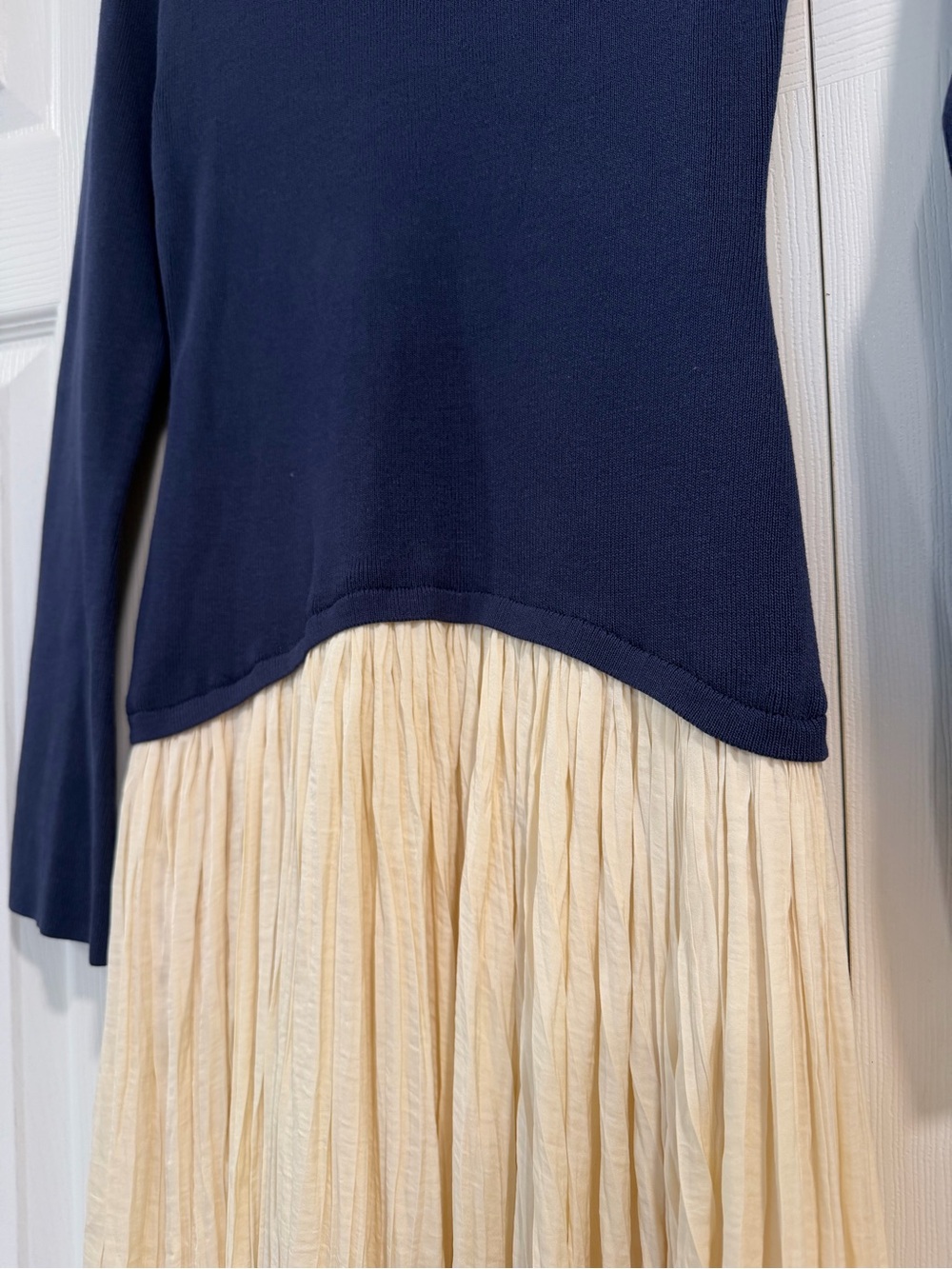 Tuckernuck’s Moon River Gorgeous Dusty Blue & Cream Shirred Dress! - Picture 4 of 6